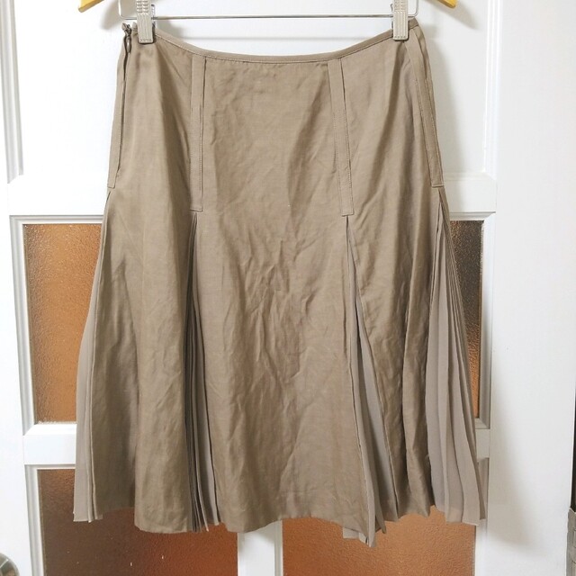 NATURAL BEAUTY(ナチュラルビューティー)のナチュラルビューティー リボンベルトつき 異素材組み合わせ プリーツスカート M レディースのスカート(ひざ丈スカート)の商品写真