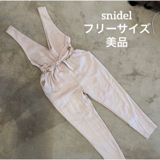 スナイデル(SNIDEL)のsnidel スナイデル オールインワン ベージュ リボン(オールインワン)