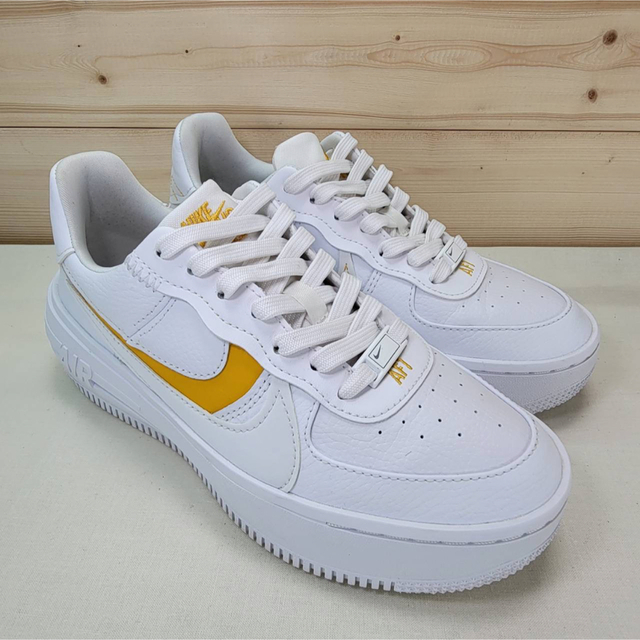 NIKE - ナイキ エアフォース1 プラットフォーム 白/黄 23cmの通販 by
