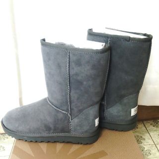 アグ(UGG)の☆新品☆UGGクラシックショート グレー(ブーツ)