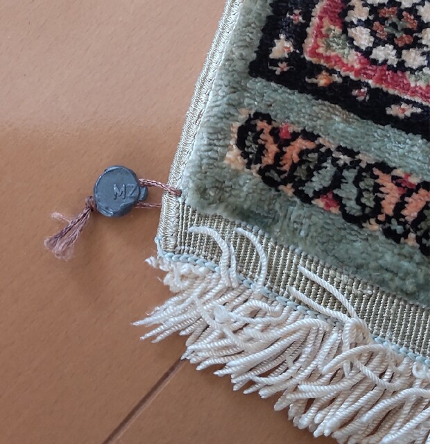 手織りの一点物！　高級ペルシャ絨毯
