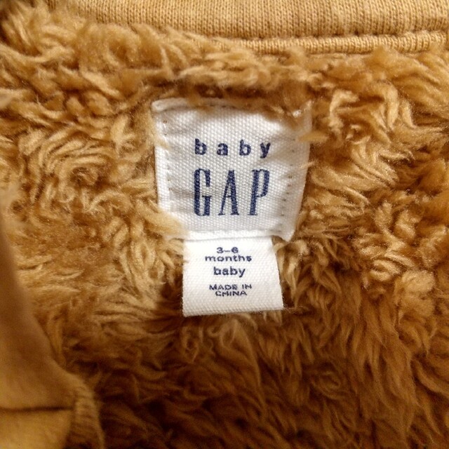 babyGAP(ベビーギャップ)のBabyGAPふわもこベビーアウター キッズ/ベビー/マタニティのベビー服(~85cm)(ロンパース)の商品写真