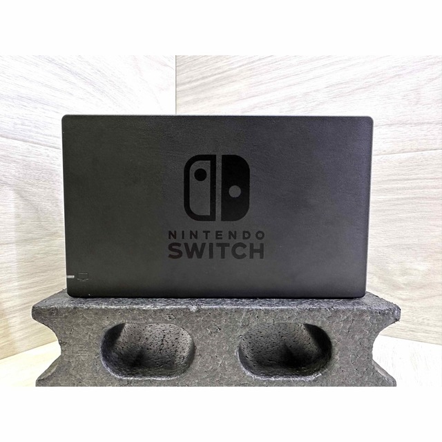 準美品！おまけ付き！完全品ですぐに遊べるNintendo Switch本体一式