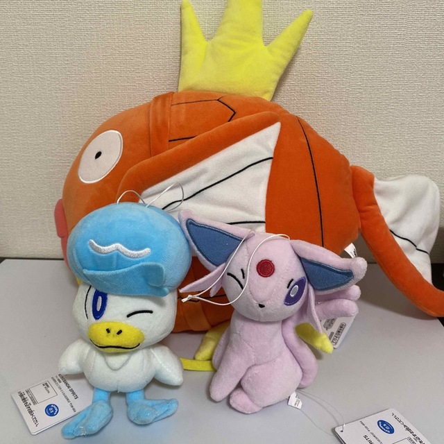 ポケモンぬいぐるみ　3点セット　コイキング エンタメ/ホビーのおもちゃ/ぬいぐるみ(ぬいぐるみ)の商品写真