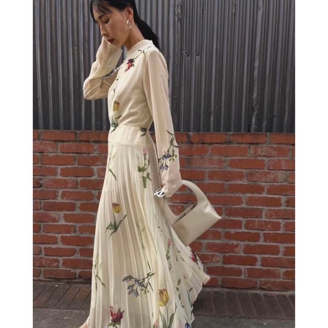 【Ameri VINTAGE】SOFIA PLEATS DRESS アイボリー