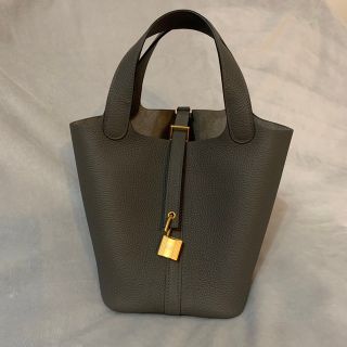 エルメス(Hermes)のピコタンロックPM グラファイト　ゴールド金具　グレー　HERMES(ハンドバッグ)