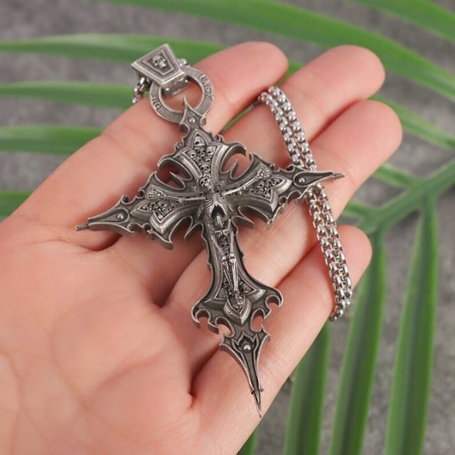 入荷!巨大十字架 髑髏 骸骨 ネックレス シルバーの通販 by トモ 入荷!巨大十字架 髑髏 骸骨 ネックレス シルバーの通販 by トモ