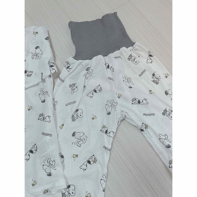 SNOOPY(スヌーピー)のSNOOPY スヌーピー　キッズ　ベビー　パジャマ　新品 上下セット キッズ/ベビー/マタニティのキッズ服男の子用(90cm~)(パジャマ)の商品写真