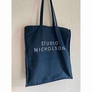 スタジオニコルソン(STUDIO NICHOLSON)のSTUDIO NICHOLSON  コットンキャンバス ロゴ トートバッグ(トートバッグ)