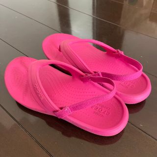 クロックス(crocs)のcrocs 女児 サンダル(サンダル)