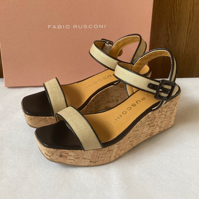 FABIO RUSCONI(ファビオルスコーニ)の新品 ファビオルスコーニ サンダル レディースの靴/シューズ(サンダル)の商品写真