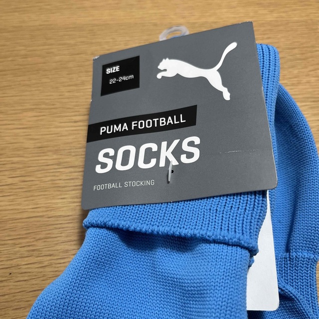 PUMA(プーマ)のプーマ　サッカー用ソックス　水色（22〜24cm） スポーツ/アウトドアのサッカー/フットサル(ウェア)の商品写真