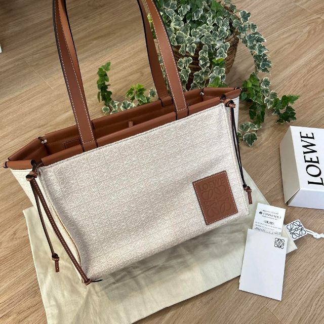 LOEWE クッショントートバッグ　アナグラムジャカード