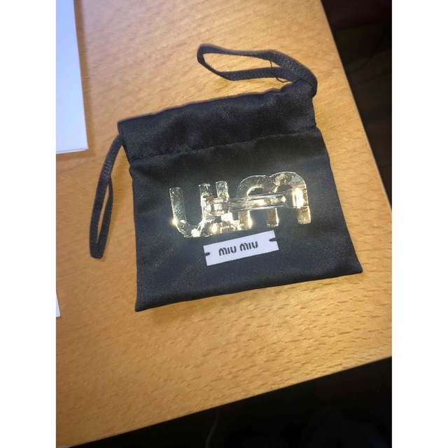miumiu ヘアピン クリスタル バレッタ miumiu ヘアピン クリスタル バレッタ