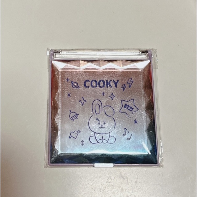 BT21(ビーティーイシビル)のBT21 パープル キラキラミラー COOKY エンタメ/ホビーのおもちゃ/ぬいぐるみ(キャラクターグッズ)の商品写真