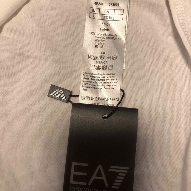 EMPORIO ARMANI EA7(エンポリオアルマーニイーエーセブン)のエンポリオアルマーニ　EA7 半袖Tシャツ　未使用品 メンズのトップス(Tシャツ/カットソー(半袖/袖なし))の商品写真