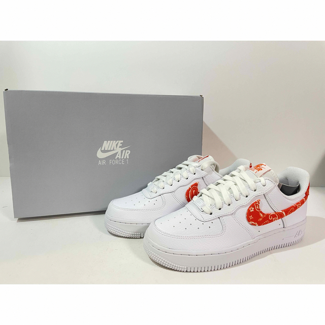 新品】23.5 cm Nike WMNSエアフォース1ロー オレンジペイズリー - www