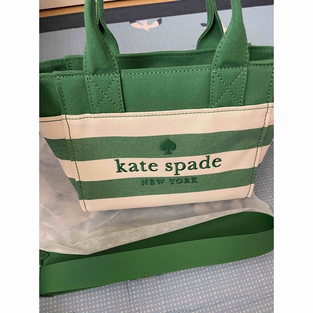 kate spade new york(ケイトスペードニューヨーク)のケイトスペードジェットニューキャンバススモールトート レディースのバッグ(トートバッグ)の商品写真