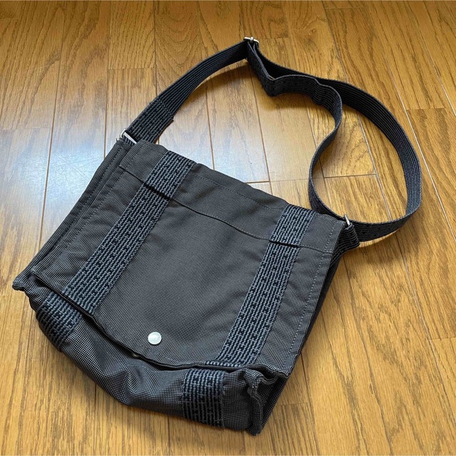 HERMES》 ショルダーバッグ エールライン バサス PM グレー-
