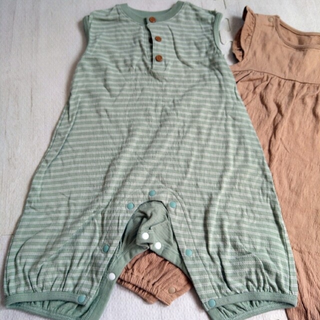 UNIQLO(ユニクロ)のユニクロ　ベビー服　Tシャツとカバーオール5点セット 70 キッズ/ベビー/マタニティのベビー服(~85cm)(Ｔシャツ)の商品写真