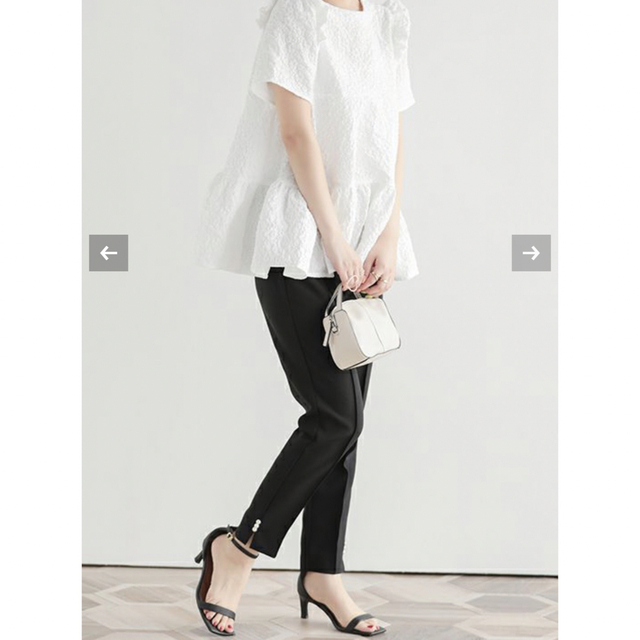 fitmore 裾スリットパールパンツ　ブラック　サイズM レディースのパンツ(カジュアルパンツ)の商品写真