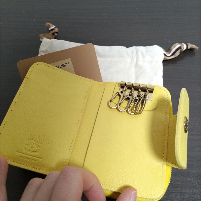 新品 イルビゾンテ 本革 キーケース スマートキー 小銭入れ イエロー