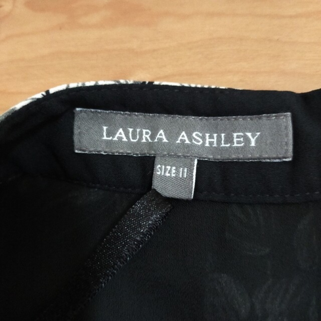 LAURA ASHLEY(ローラアシュレイ)のLaura Ashley　ローラアシュレイ　スカート レディースのスカート(ひざ丈スカート)の商品写真