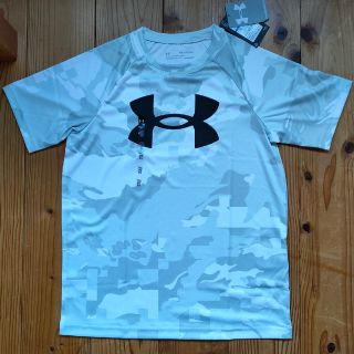 アンダーアーマー(UNDER ARMOUR)の未使用 アンダーアーマー Tシャツ 白　YXL 155〜165(Tシャツ/カットソー)