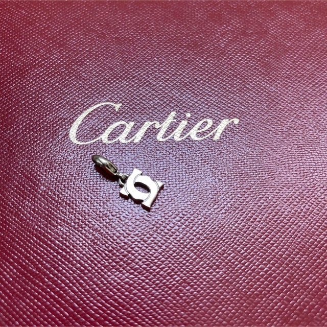 Cartierカルティエ　2Cベビーチャーム750WGアクセサリー