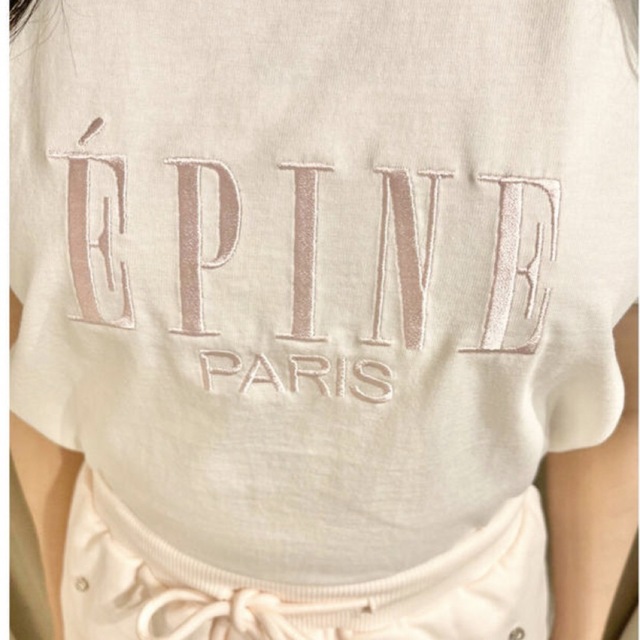 épine(エピヌ)のepine paris エンブロイダリーTシャツ white×pink レディースのトップス(Tシャツ(半袖/袖なし))の商品写真