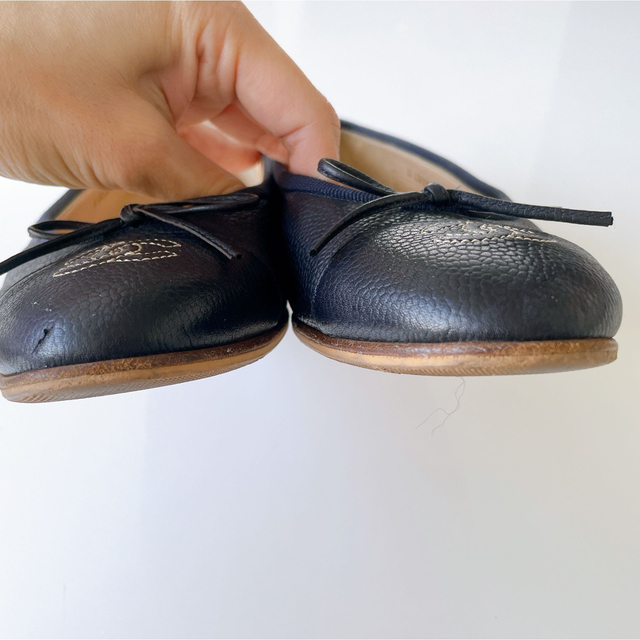 CHANEL(シャネル)の【りあ様専用】シャネル バレエシューズ 37 ネイビー レディースの靴/シューズ(バレエシューズ)の商品写真