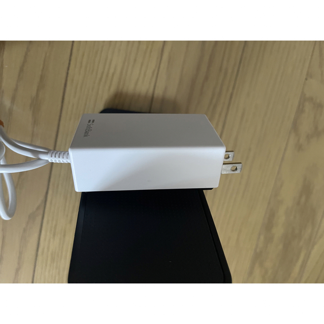 Softbank(ソフトバンク)の【ソフトバンク純正品】電源アダプタ　SB-AC19-TCPD スマホ/家電/カメラのスマートフォン/携帯電話(バッテリー/充電器)の商品写真