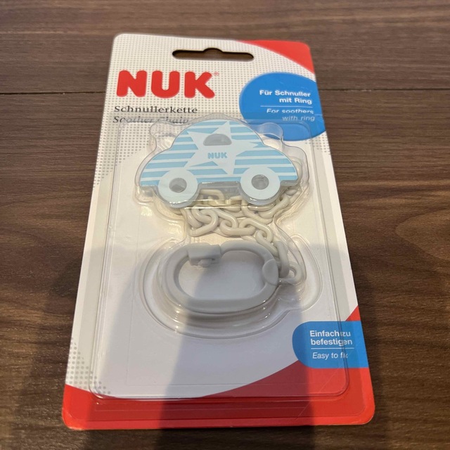 アカチャンホンポ(アカチャンホンポ)のNUK ヌック　おしゃぶりホルダー　車　新品未使用 キッズ/ベビー/マタニティの外出/移動用品(ベビーホルダー)の商品写真