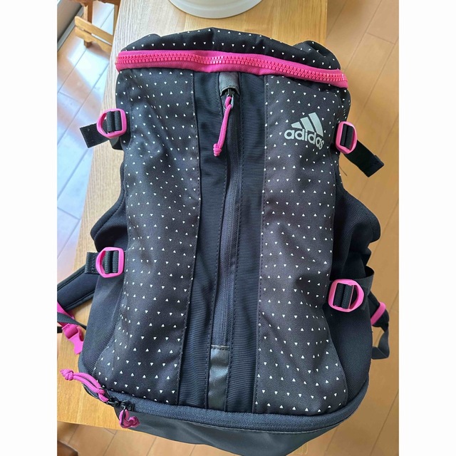 adidas(アディダス)のなでしこジャパンモデル　adidasリュック　24L レディースのバッグ(リュック/バックパック)の商品写真