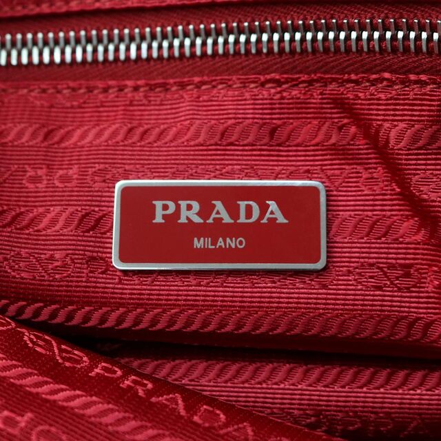 PRADAショルダーバッグ  キルティング　チェーン  1BB072