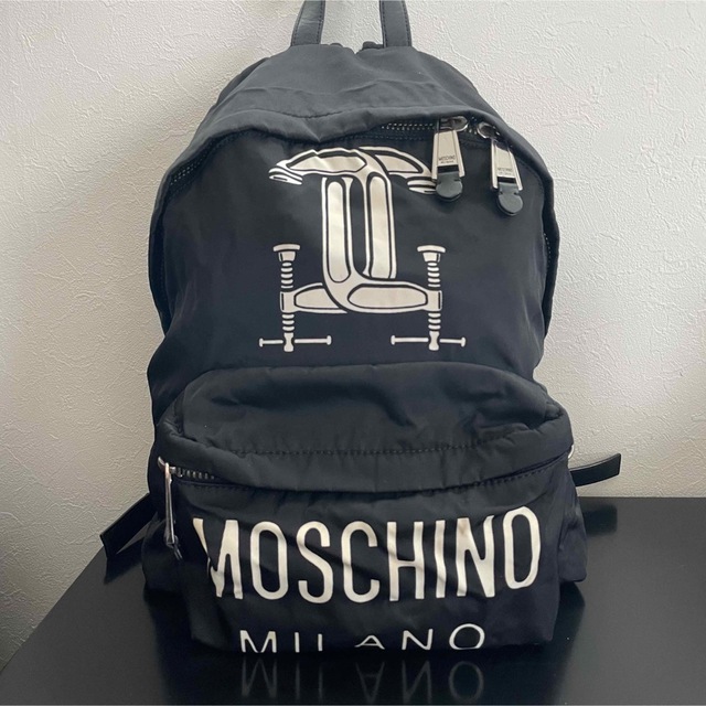 MOSCHINO モスキーノ　リュック　ブラック