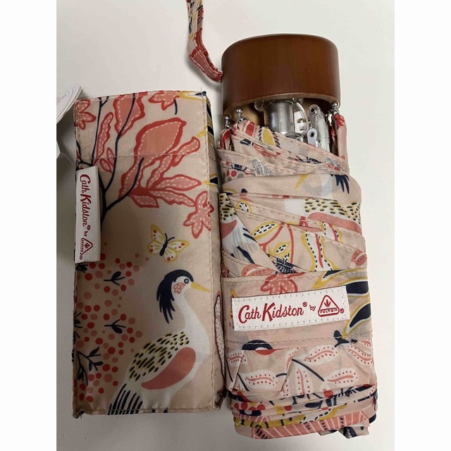 Cath Kidston(キャスキッドソン)の新品　キャスキッドソン 折り畳み傘　フルトン製　鳥柄 レディースのファッション小物(傘)の商品写真