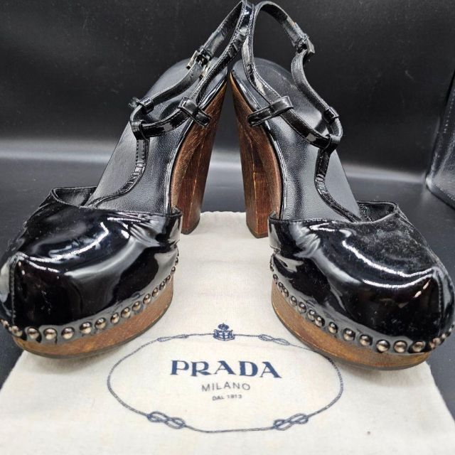 美品 PRADA パテントレザー スタッズ チャンキー ヒール サンダル 38 | フリマアプリ ラクマ