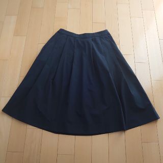 ユニクロ(UNIQLO)のユニクロ ドライストレッチスカート 紺色(ひざ丈スカート)