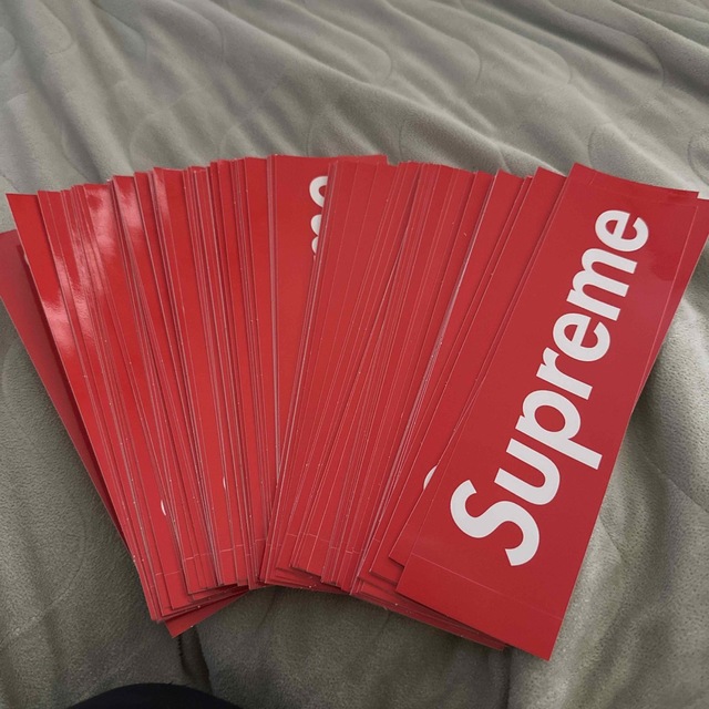 Supreme(シュプリーム)のSupreme  BOXロゴ ステッカー 100枚セット メンズのファッション小物(その他)の商品写真