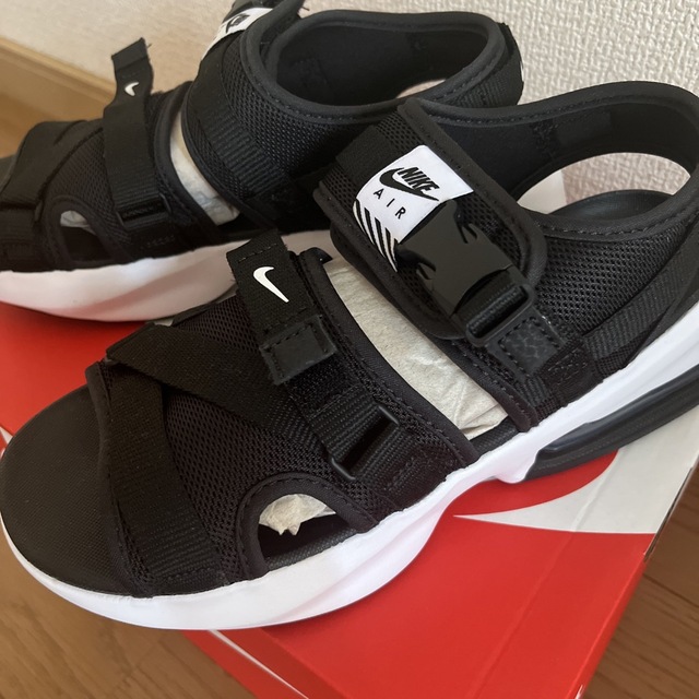 NIKE(ナイキ)の【新品】NIKE ナイキ エアマックス ソルサンダル FD5982 レディース  レディースの靴/シューズ(サンダル)の商品写真