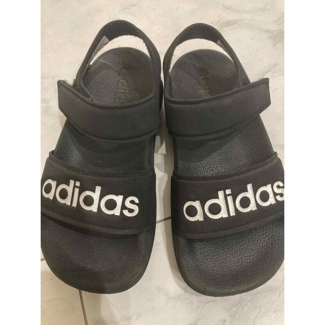 adidas(アディダス)のadidas サンダル　17cm キッズ/ベビー/マタニティのキッズ靴/シューズ(15cm~)(サンダル)の商品写真