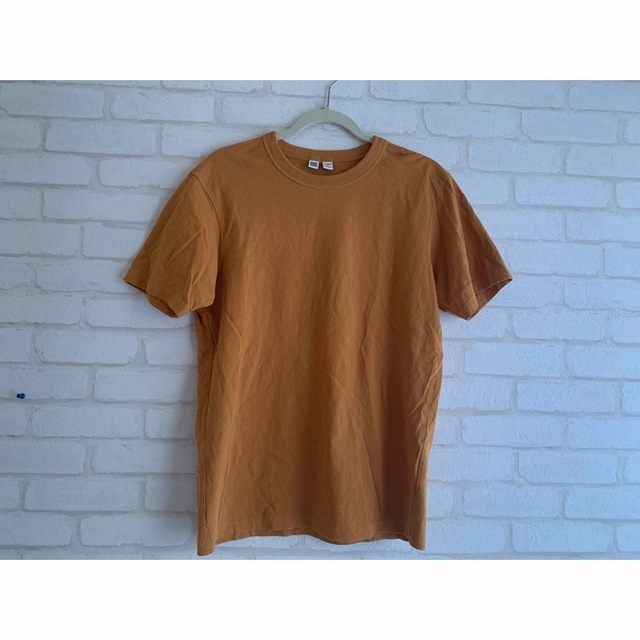 GU(ジーユー)のGU オレンジTシャツ メンズのトップス(Tシャツ/カットソー(半袖/袖なし))の商品写真