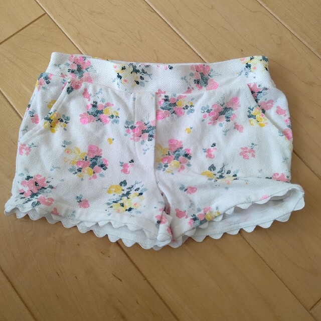 PETIT BATEAU(プチバトー)のPB 花柄ショートパンツ 3ans/95cm キッズ/ベビー/マタニティのキッズ服女の子用(90cm~)(Tシャツ/カットソー)の商品写真