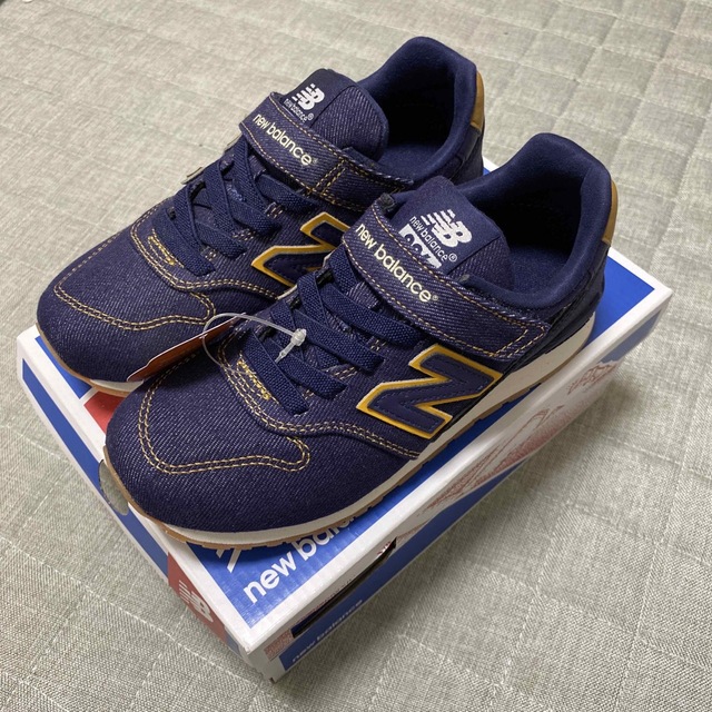 New Balance(ニューバランス)のニューバランス KV996IDY キッズ/ベビー/マタニティのキッズ靴/シューズ(15cm~)(スニーカー)の商品写真