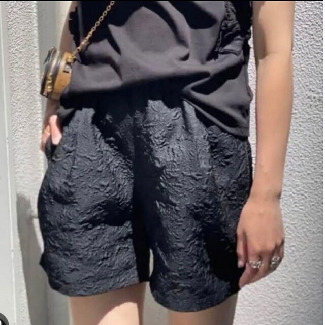 MYINE 型押しショートパンツ
