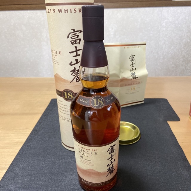 富士山麓 ウイスキー シングルモルト18年 ビッグ 食品/飲料/酒 | bca