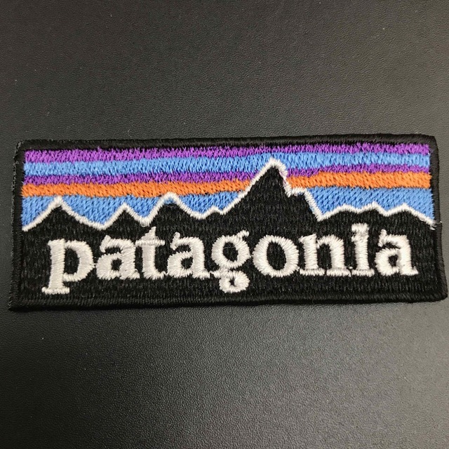 patagonia(パタゴニア)の70×28mm PATAGONIA フィッツロイロゴ アイロンワッペン -63 ハンドメイドの素材/材料(各種パーツ)の商品写真