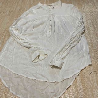 エイチアンドエム(H&M)のh&m シアーブラウス　RAY CASSIN 新品　シャツ(シャツ/ブラウス(長袖/七分))