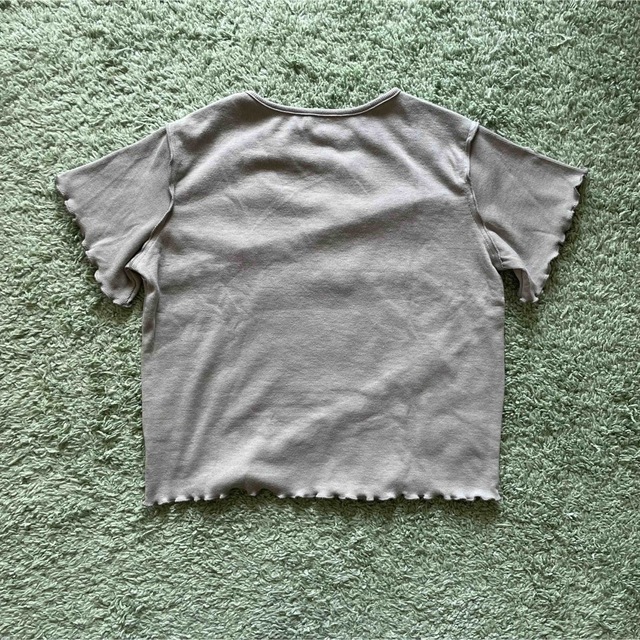 GRL(グレイル)のモスグリーン　メロウフリルトップス レディースのトップス(カットソー(半袖/袖なし))の商品写真